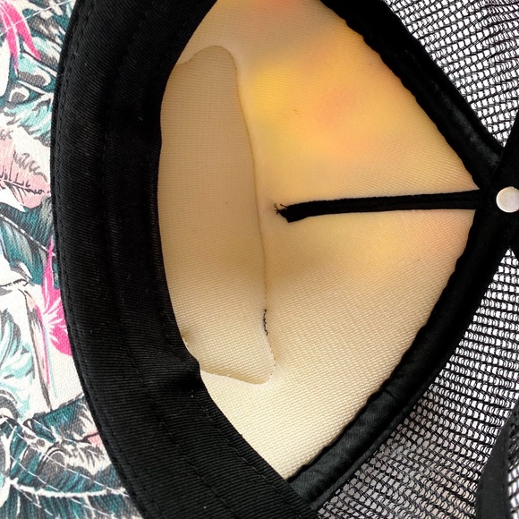 Vans Off The Wall Classic Unisex Snap Back Trucker Hat Hawaiian Tropical Floral - Picture 11 of 11